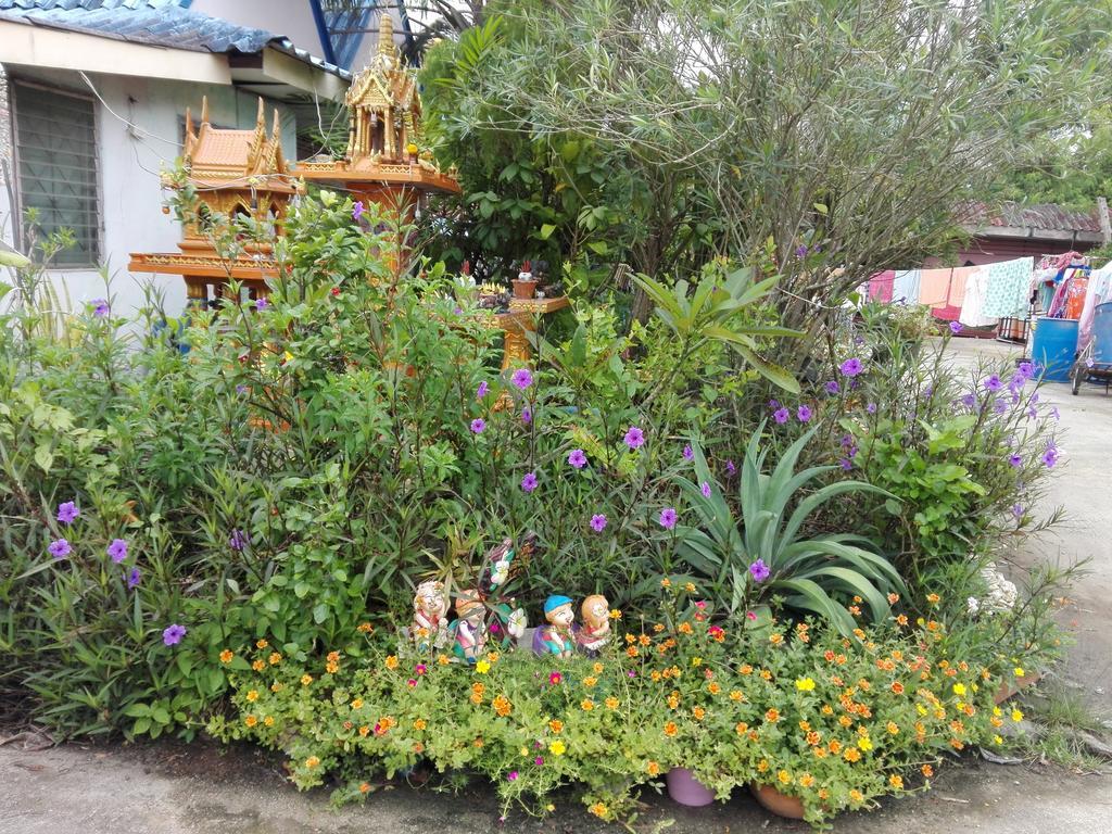 Kanjana Resort Сурат Тхани Екстериор снимка
